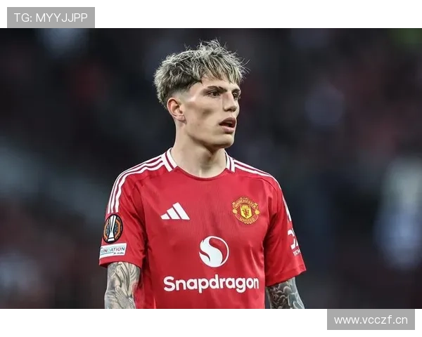 布伦特福德球员勇救男子脱险